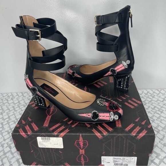 Valentino Garavani Love Blade Embellished Ankle Strap 65mm Pumps, Black, size 7 - Picture 3 of 15